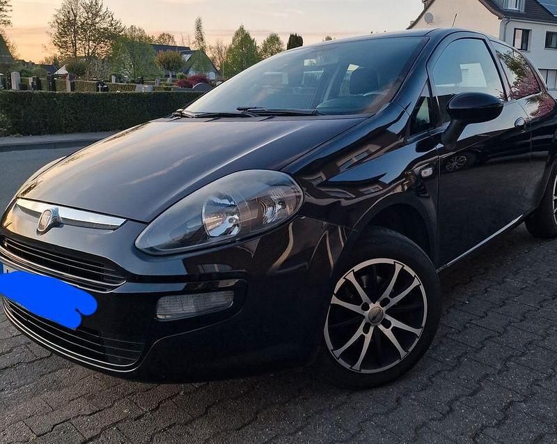 Schwarz Gebraucht 2011 Fiat Punto Kleinwagen | 2.300 € (Fairer Preis) - Bild 1/4
