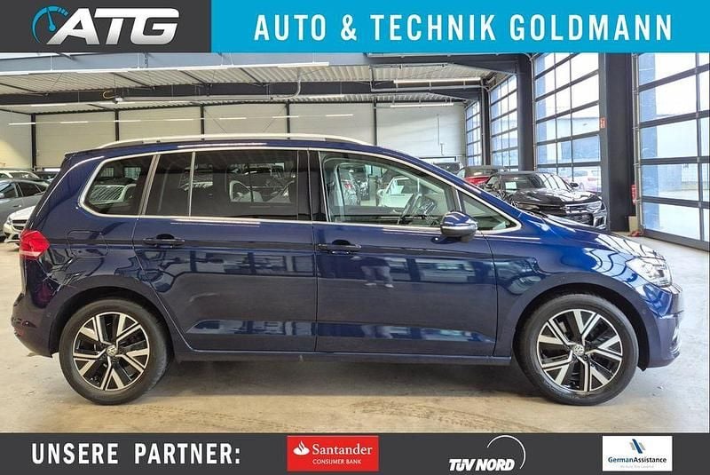 Blau Gebraucht 2020 VW Touran Highline Van / Kleinbus | 27.490 € (Fairer Preis) - Bild 1/4