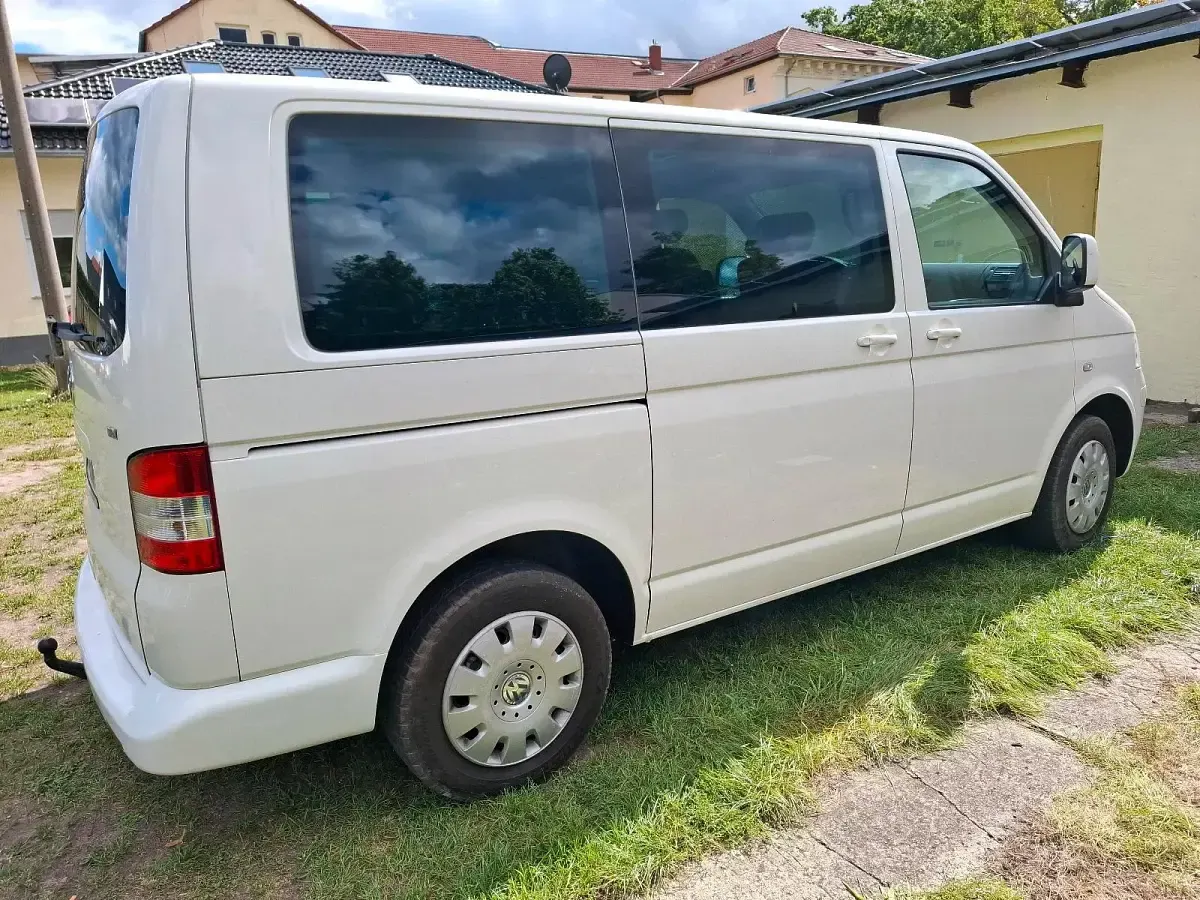 Gebraucht VW Caravelle 131 PS (96 kW) 2008 Weiß Van