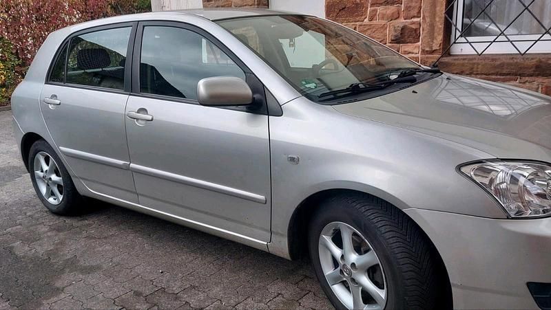 Gebraucht Toyota Corolla 2004 Silber Limousine