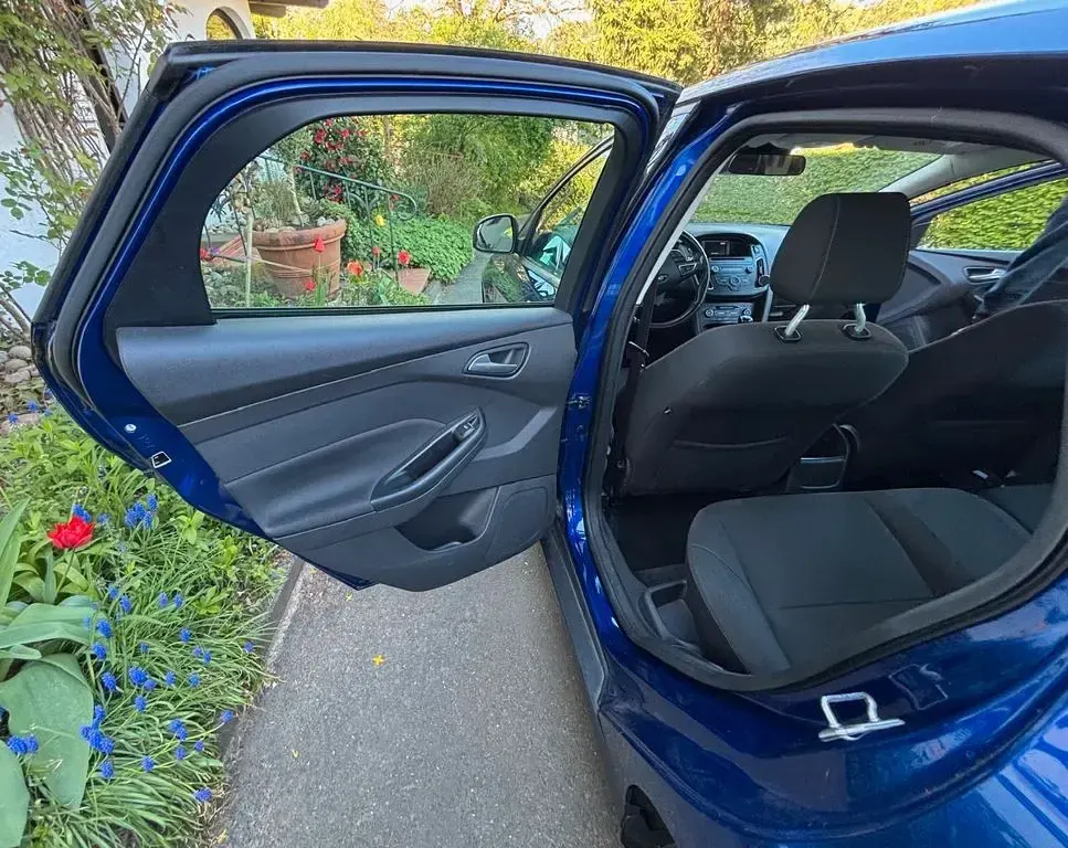 Gebraucht Ford Focus 95 PS (69 kW) 2017 Blau Limousine