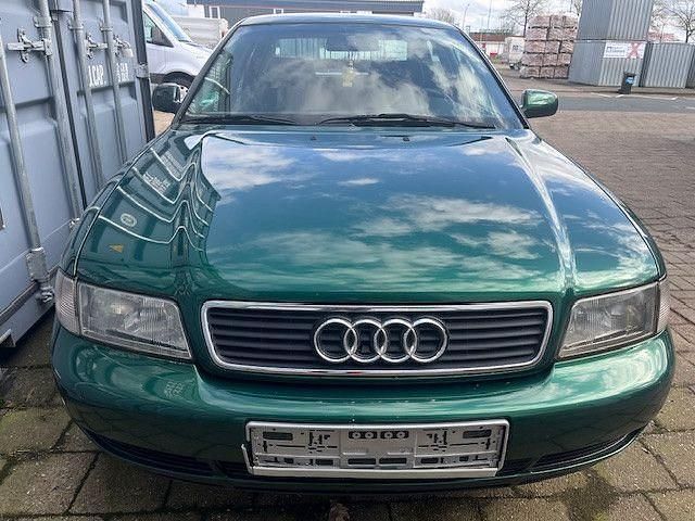 Usata Audi A4 101 CV (74 kW) 1998 Verde Berlina