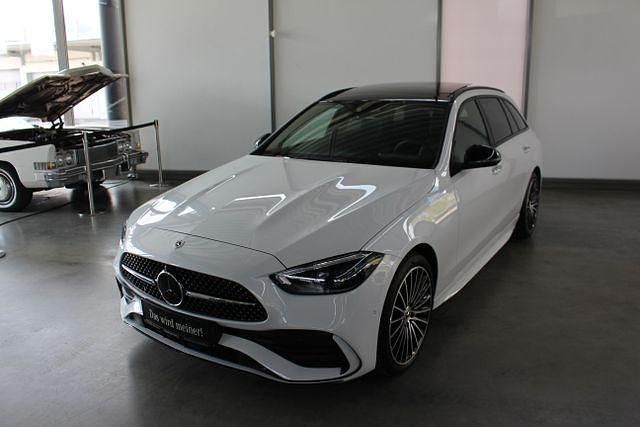 Weiß , manufaktur opalithweiß bright Gebraucht 2025 Mercedes C220 AMG Line Premium Plus Limousine | 62.490 € - Bild 1/4