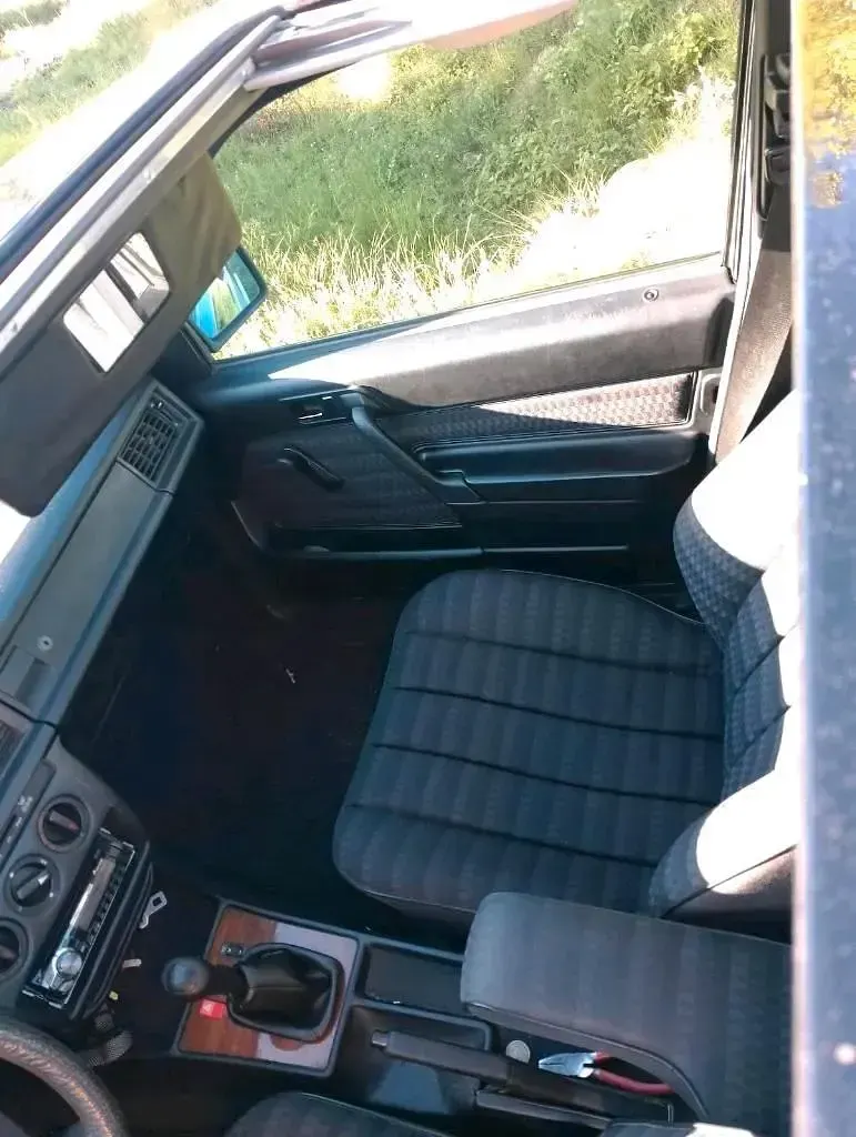 Gebraucht Mercedes 190 118 PS (86 kW) 1990 Schwarz Limousine