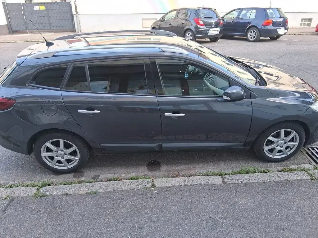 Gebraucht Renault Mégane III Avantage 131 PS (96 kW) 2009 Grau Limousine