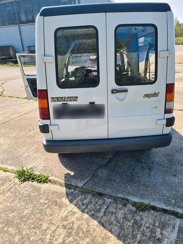 Second-hand Renault Rapid 75 CP (55 kW) 1992 Alb