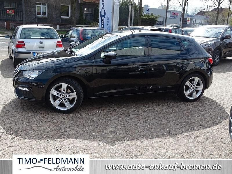Używany Seat Leon FR 131 KM (96 kW) 2020 Czarny Sedan/Limuzyna