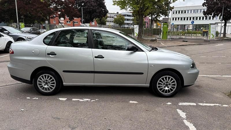 Gebraucht Seat Cordoba 75 PS (55 kW) 2003 Silber Limousine