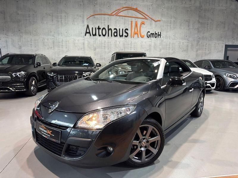 Grau Gebraucht 2011 Renault Mégane Cabriolet Dynamique Cabrio | 8.900 € (Teuer) - Bild 1/4