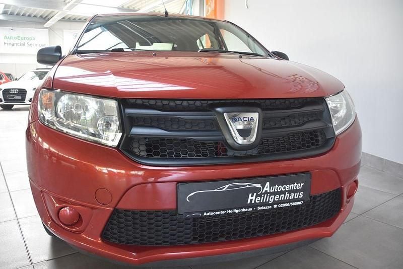 Rot Gebraucht 2013 Dacia Sandero Ambiance Kleinwagen | 4.980 € (Fairer Preis) - Bild 1/4