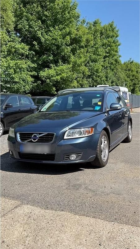 Blau Gebraucht 2011 Volvo V50 Kombi | 3.200 € - Bild 1/4