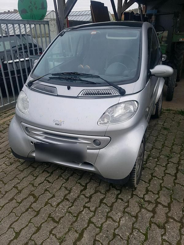 Silber Gebraucht 2001 Smart ForTwo Coupé Kleinwagen | 390 € (Guter Preis) - Bild 1/4