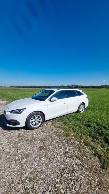 Gebraucht Seat Leon Style 150 PS (110 kW) 2021 Weiß Limousine
