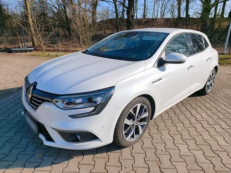 Gebraucht Renault Mégane IV Bose Edition 130 PS (95 kW) 2017 Weiß Kleinwagen