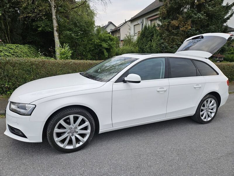 Weiß Gebraucht 2015 Audi A4 Sport Kombi | 17.900 € (Etwas zu teuer) - Bild 1/4