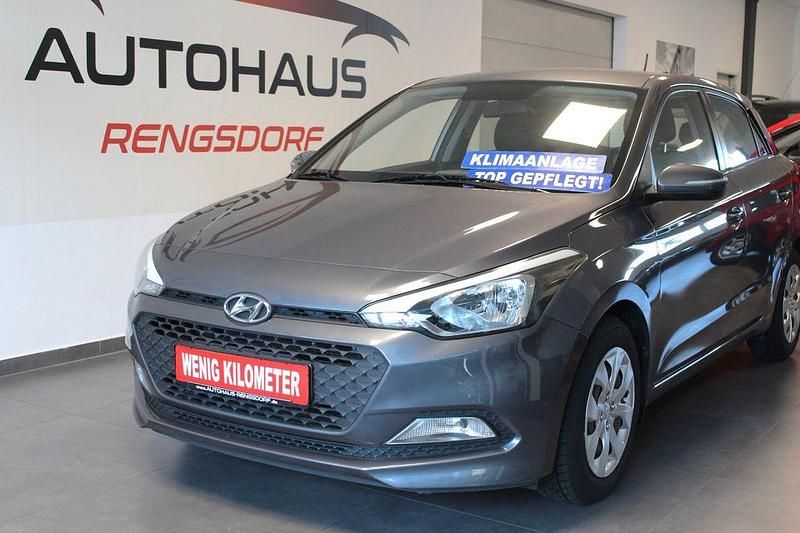 Other Gebraucht 2015 Hyundai i20 Classic Limousine | 7.990 € (Etwas zu teuer) - Bild 1/4