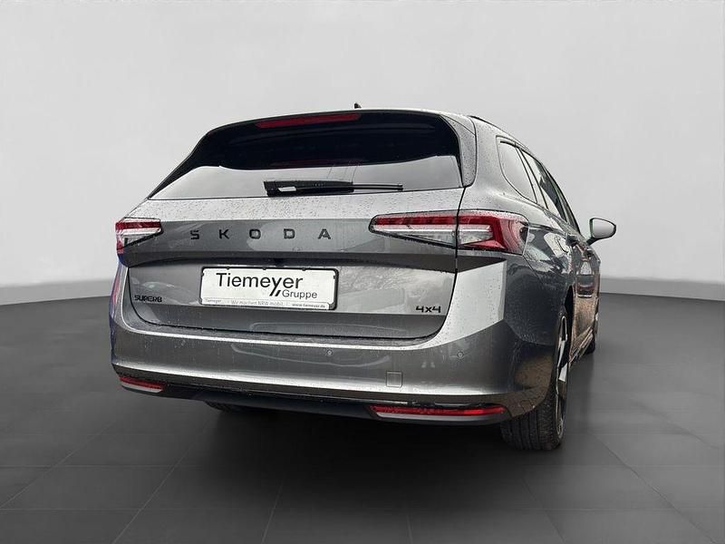 Neu Skoda Superb SportLine 193 PS (141 kW) 2025 Schwarz Kombi