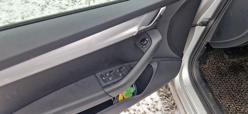 Gebraucht Skoda Octavia Ambition 140 PS (102 kW) 2014 Silber Kombi