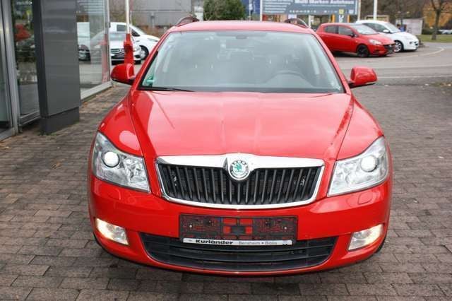 Gebraucht Skoda Octavia Elegance 160 PS (117 kW) 2012 Corridarot Kombi