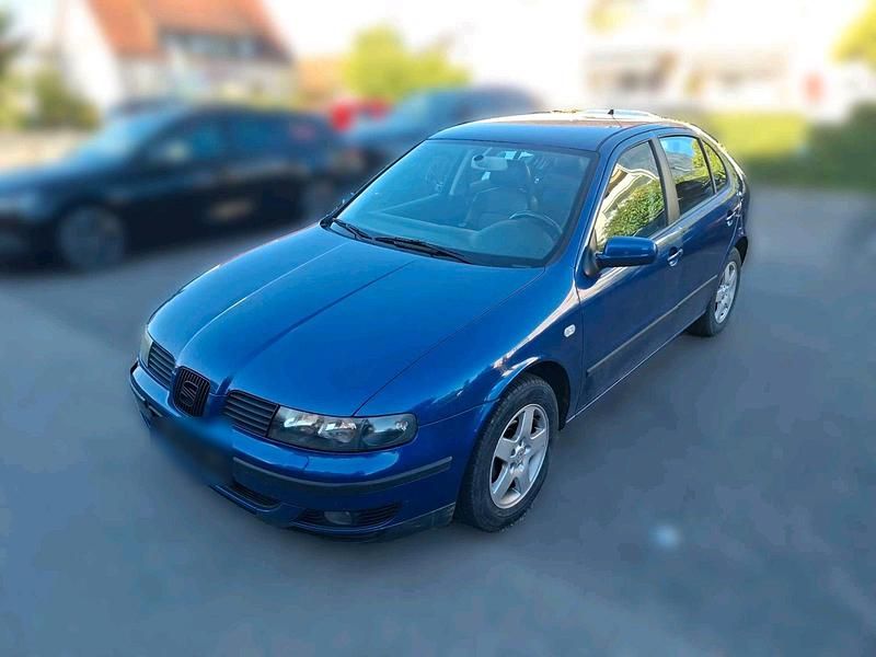 Blau Gebraucht 2000 Seat Leon Limousine | 999 € (Guter Preis) - Bild 1/4