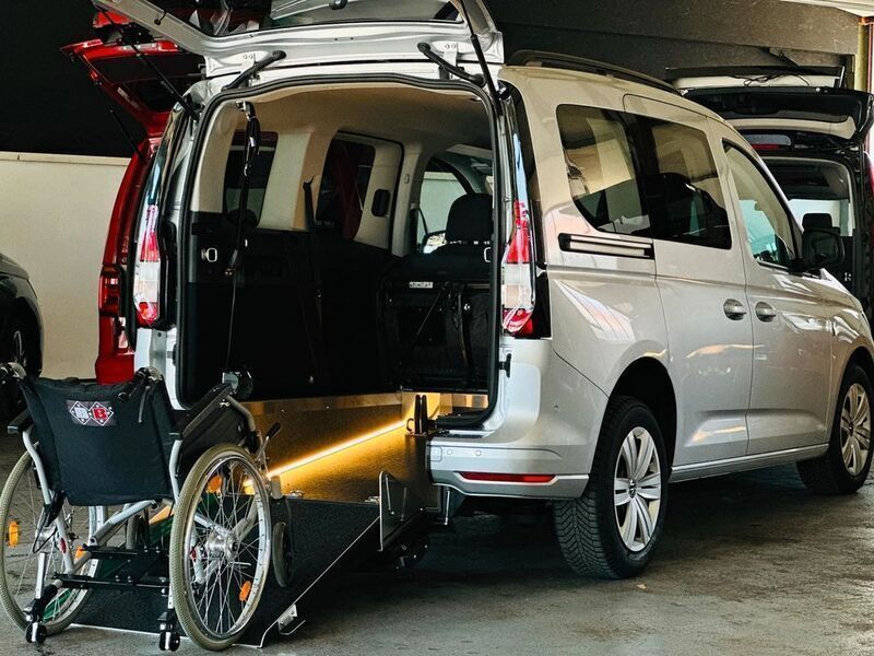 Silber Gebraucht 2021 VW Caddy Van / Kleinbus | 39.900 € - Bild 1/4