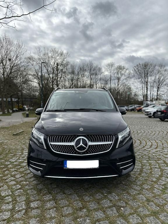 Gebraucht Mercedes V300 Exclusive 239 PS (175 kW) 2019 Schwarz Van / Kleinbus
