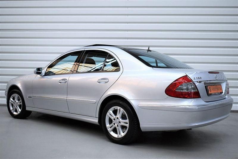 Gebraucht Mercedes E280 Avantgarde 231 PS (169 kW) 2006 Silber Limousine