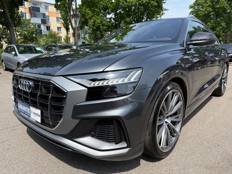 Grau Gebraucht 2022 Audi Q8 S-Line SUV | 68.900 € (Fairer Preis) - Bild 1/2