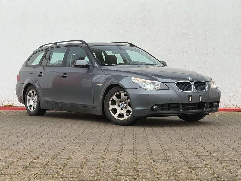 Grau Gebraucht 2005 BMW 525 Shadowline Kombi | 2.990 € (Superpreis) - Bild 1/4