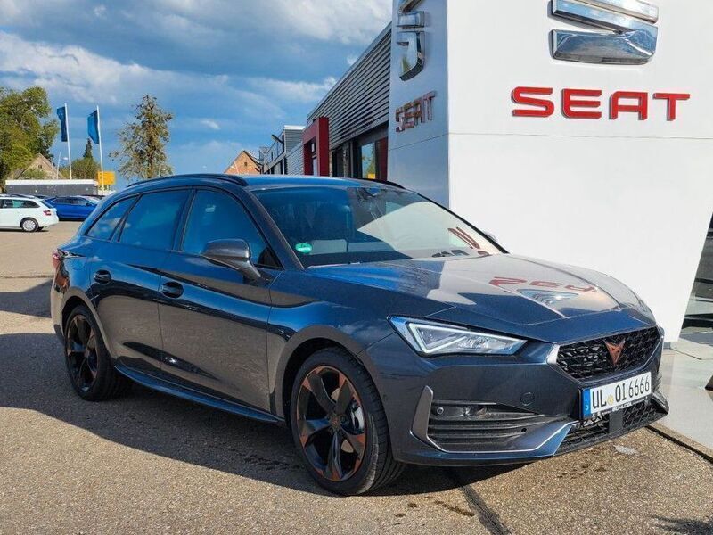 Grau Gebraucht 2024 Cupra Leon Limousine | 35.790 € (Etwas zu teuer) - Bild 1/4