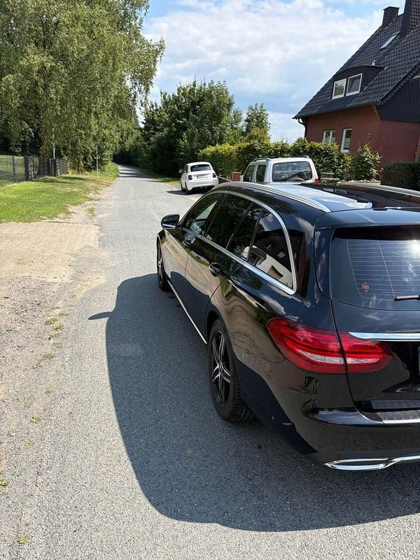 Gebraucht Mercedes C180 156 PS (114 kW) 2016 Schwarz Kombi