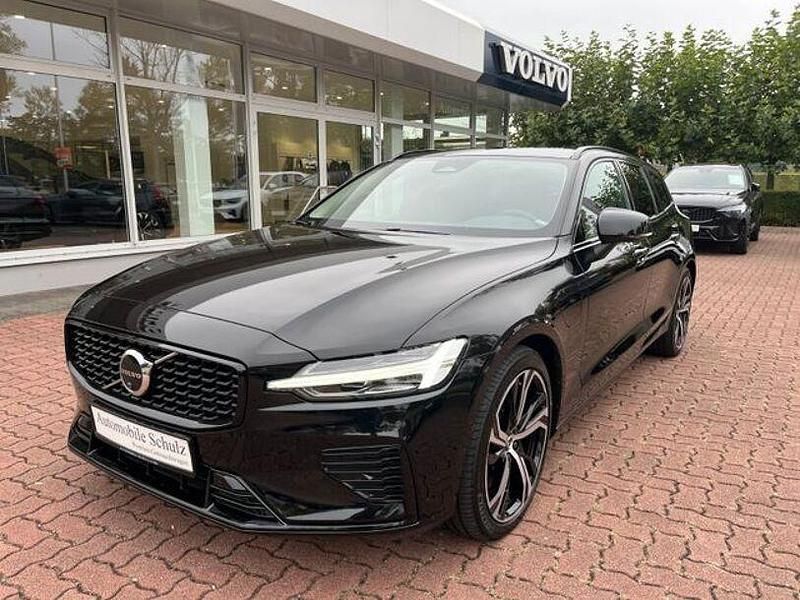 Gebraucht Volvo V60 Plus 349 PS (256 kW) 2025 Onyx black metallic Kombi