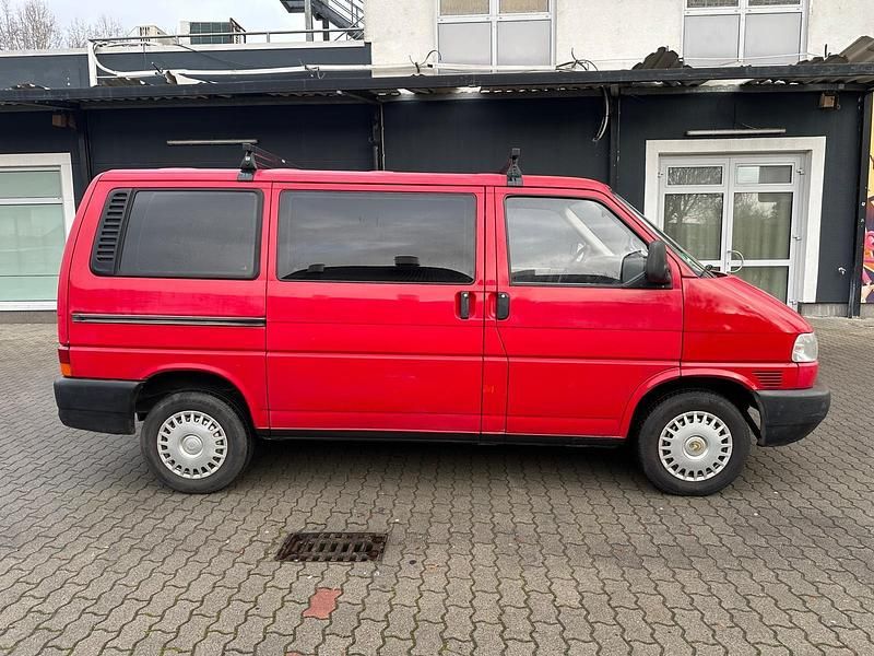 Gebraucht VW Caravelle 84 PS (61 kW) 1997 Rot Van / Kleinbus