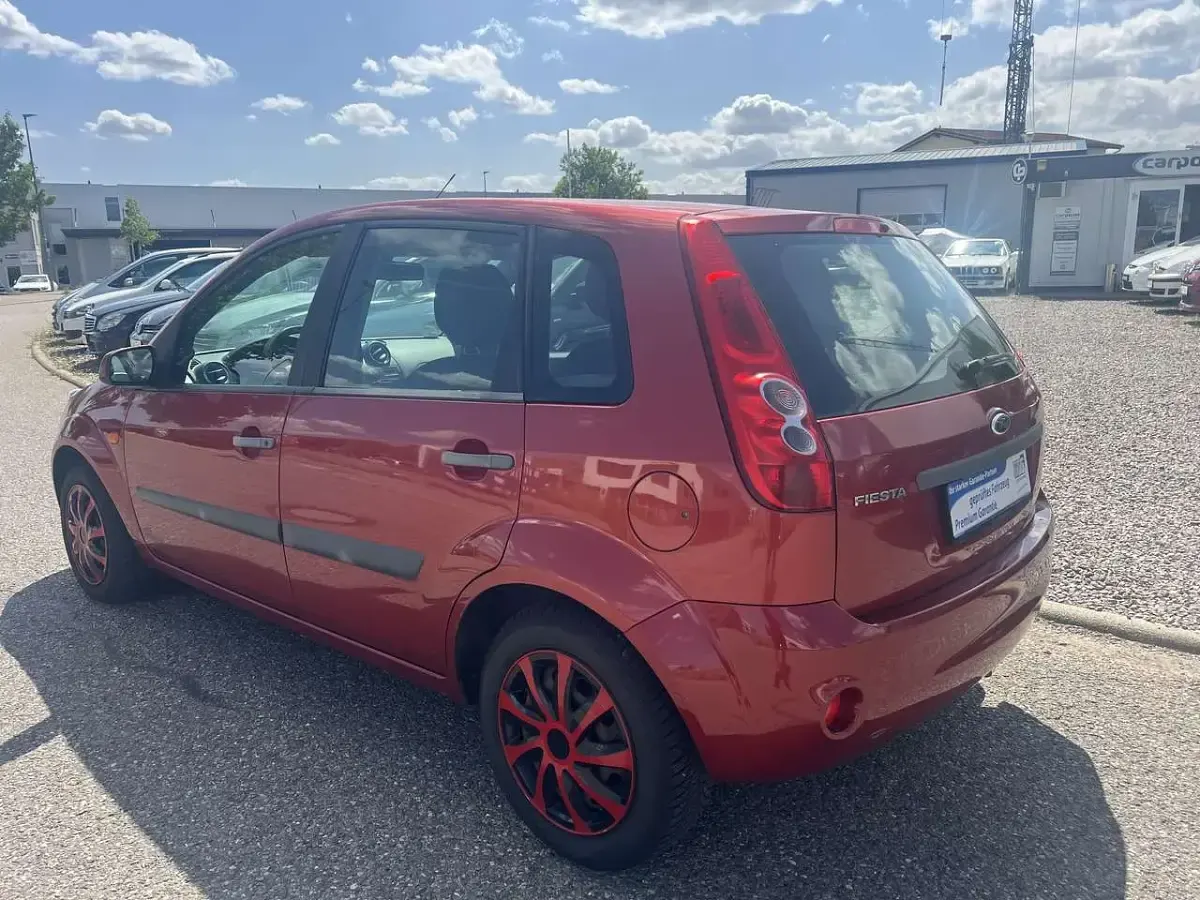 Gebraucht Ford Fiesta Trend 80 PS (58 kW) 2006 Rot Kleinwagen