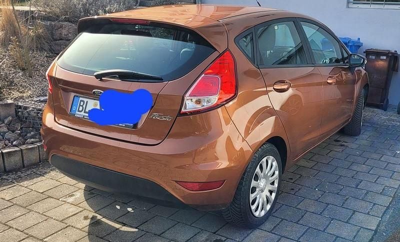 Gebraucht Ford Fiesta Ambiente 60 PS (44 kW) 2014 Braun Kleinwagen