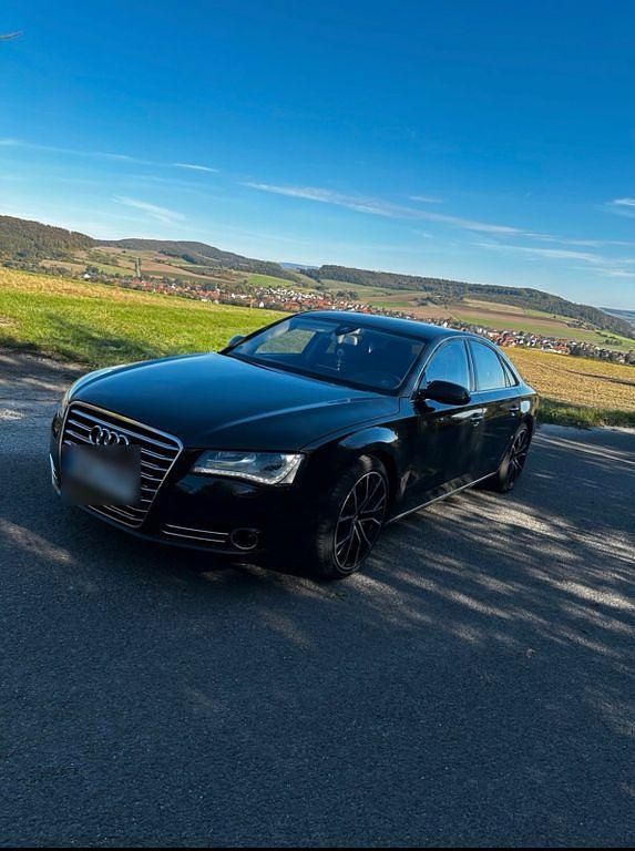 Braun Gebraucht 2010 Audi A8 Design Limousine | 18.999 € (Teuer) - Bild 1/4