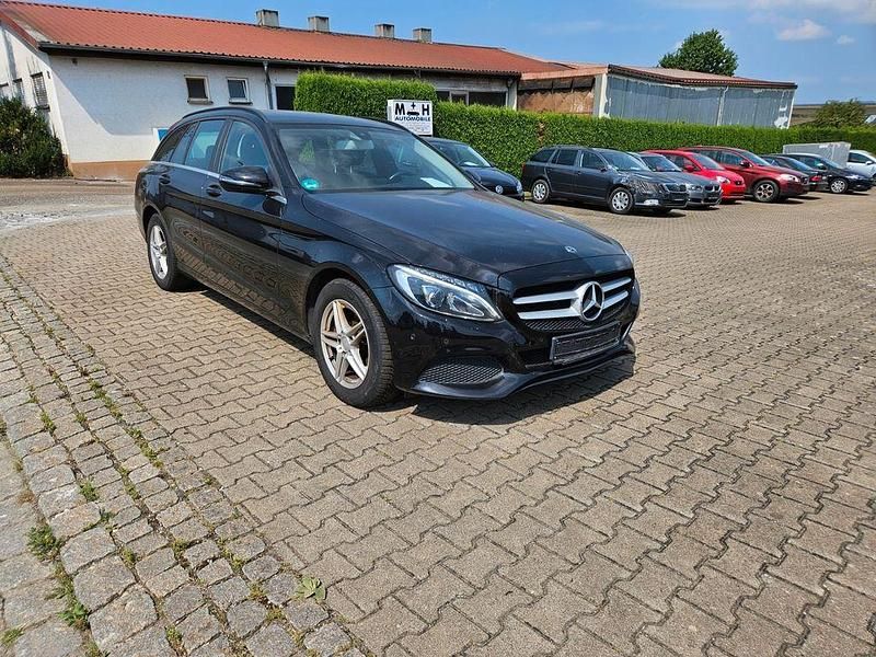 Schwarz Gebraucht 2018 Mercedes C200 Kombi | 12.400 € (Fairer Preis) - Bild 1/4