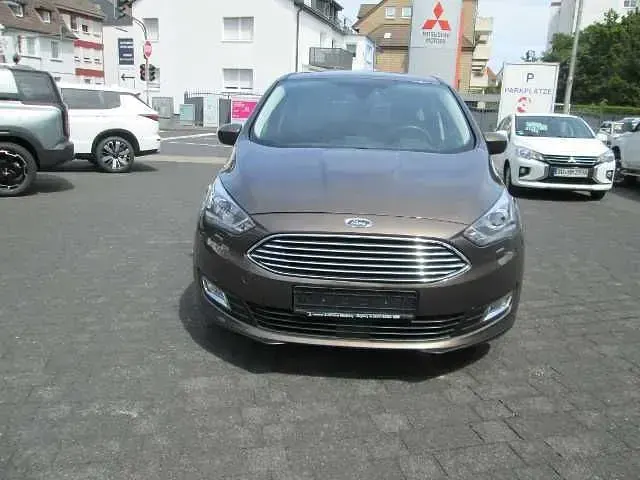 Gebraucht Ford C-MAX Titanium 125 PS (91 kW) 2017 Braun Van / Kleinbus
