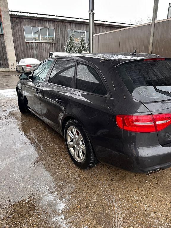 Gebraucht Audi A4 Ambition 177 PS (130 kW) 2014 Grau Kombi