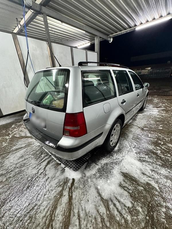 Gebraucht VW Golf IV 68 PS (50 kW) 2004 Silber Kombi