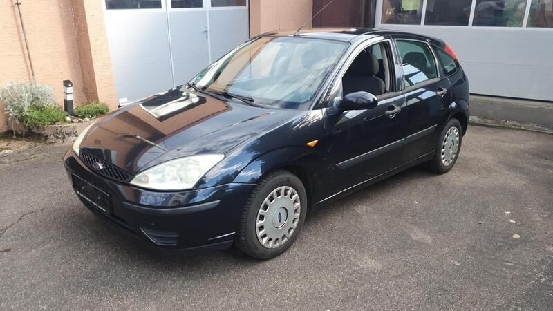 Schwarz Gebraucht 2003 Ford Focus Kleinwagen | 500 € (Guter Preis) - Bild 1/4