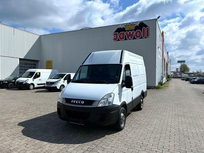 Gebraucht Iveco Daily 126 PS (92 kW) 2010 Weiß Van / Kleinbus