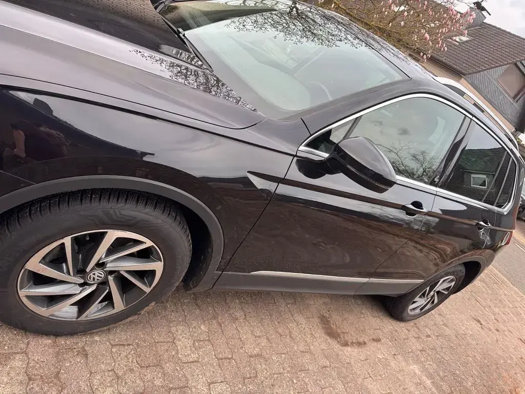 Gebraucht VW Tiguan Sound 150 PS (110 kW) 2017 Schwarz SUV
