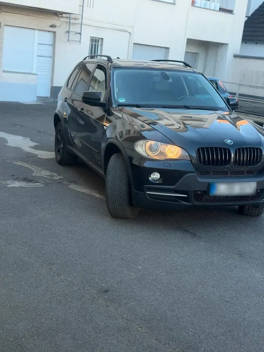 Second-hand BMW X5 Basis 235 CP (172 kW) 2007 Negru SUV
