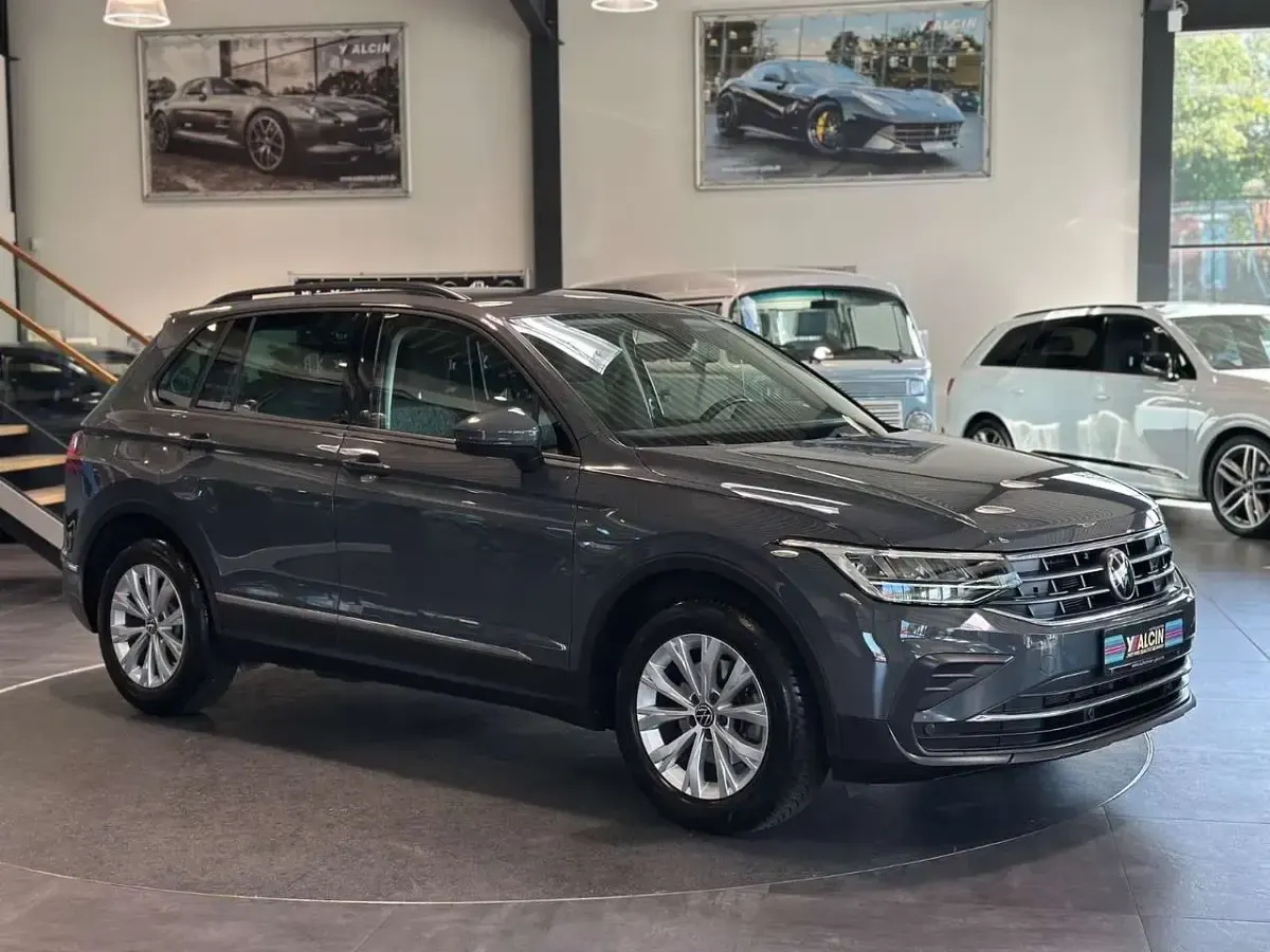 Gebraucht VW Tiguan S 195 PS (143 kW) 2021 Grau SUV