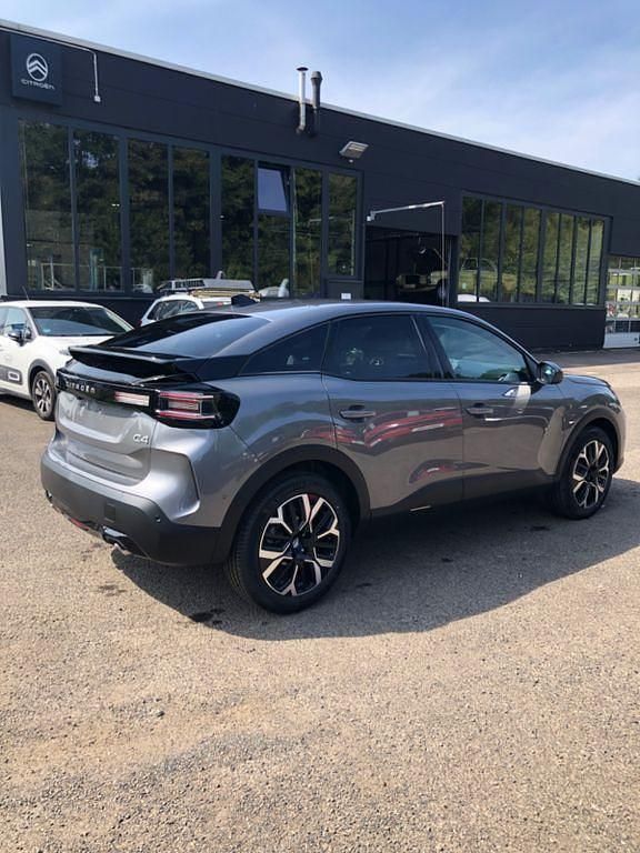 Neu Citroën C4 136 PS (100 kW) 2025 Grau Limousine