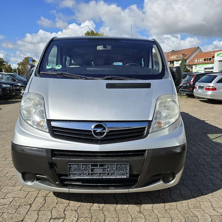 Gebraucht Opel Vivaro 114 PS (83 kW) 2010 Schwarz metallic Van / Kleinbus