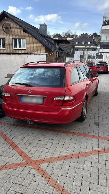 Gebraucht Mercedes E240 Avantgarde 174 PS (127 kW) 2004 Rot Kombi