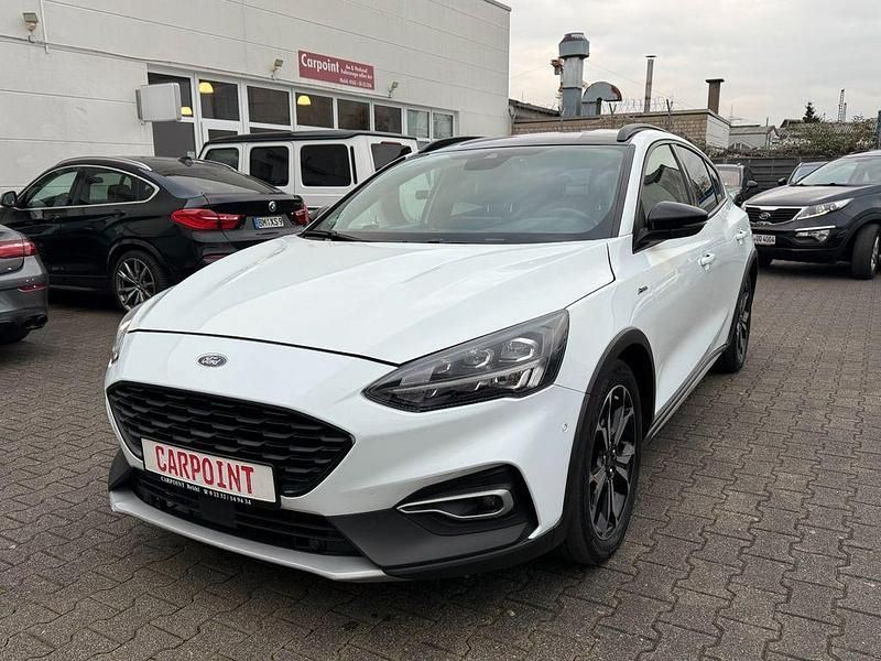 Weiß Gebraucht 2021 Ford Focus Active Limousine | 13.950 € (Fairer Preis) - Bild 1/4