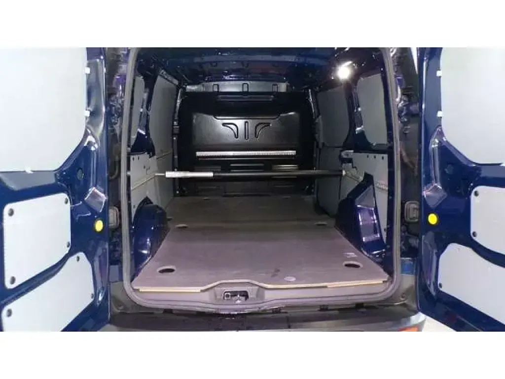 Gebraucht Ford Transit Trend 101 PS (74 kW) 2021 Chromablau metallic (metallic) Van